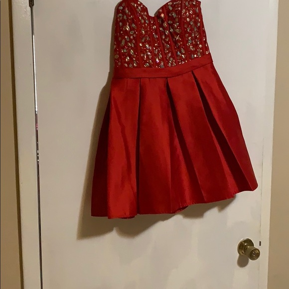 Dress - Picture 1 of 4